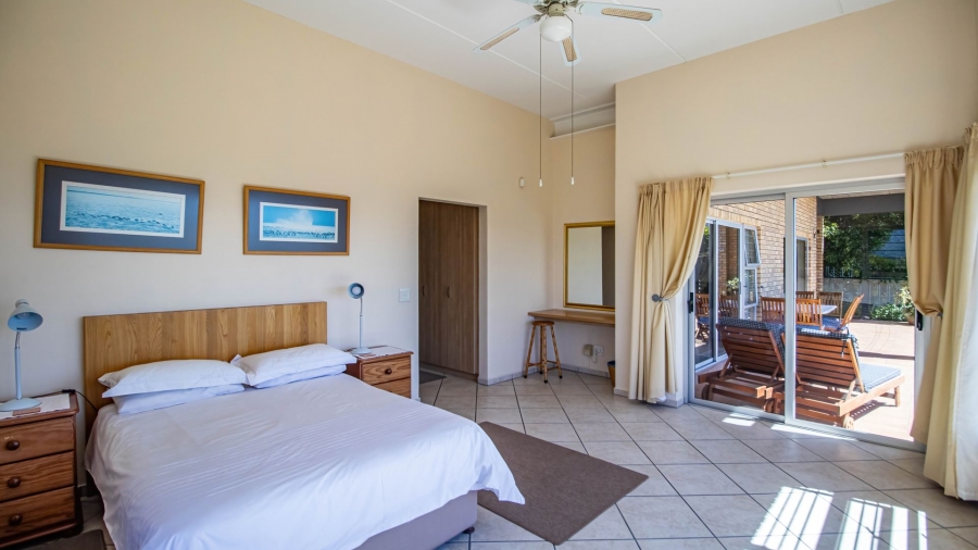 5 Bedroom Property for Sale in Mountainside Western Cape